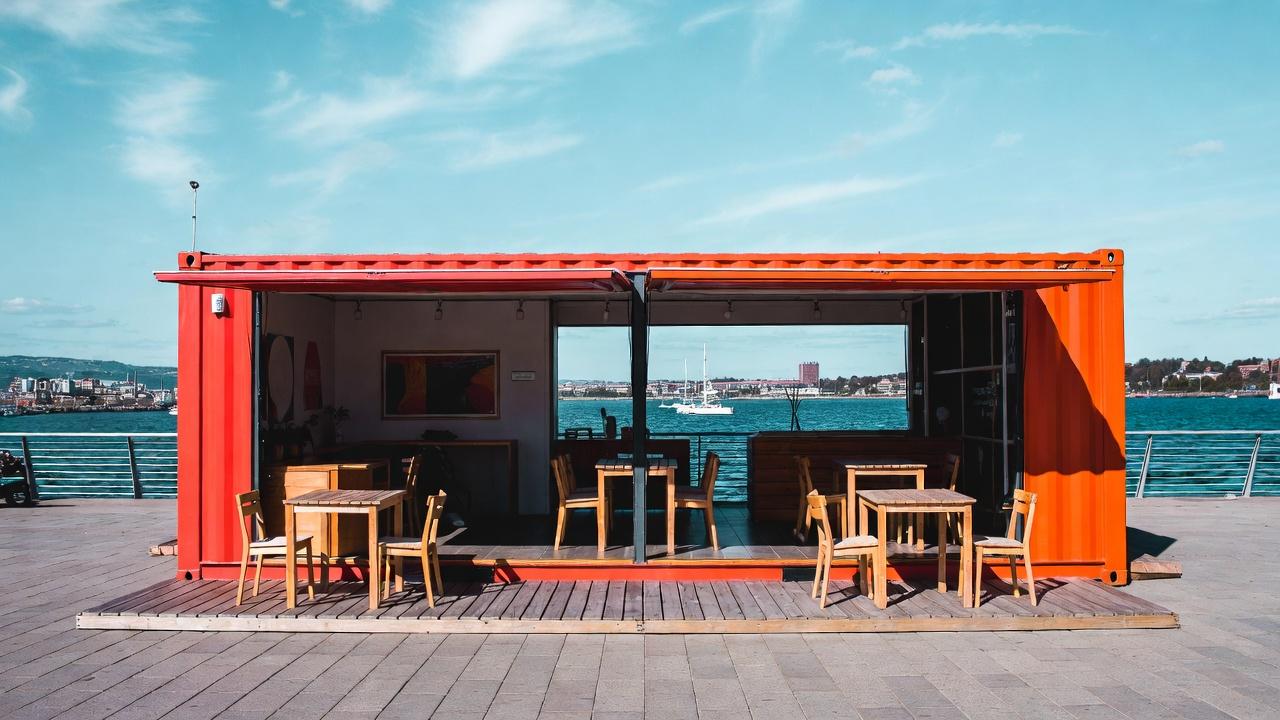 Ресторан из контейнеров